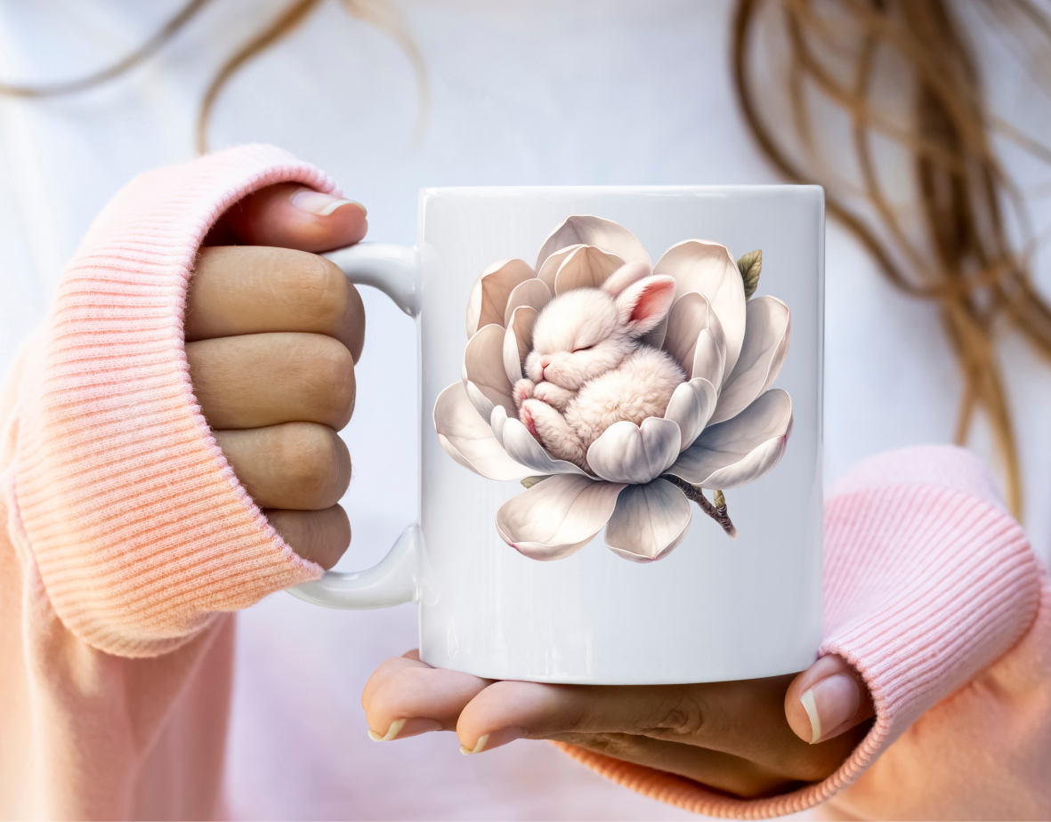 Niedliche Tassen Hase in Blumen mit Namen.