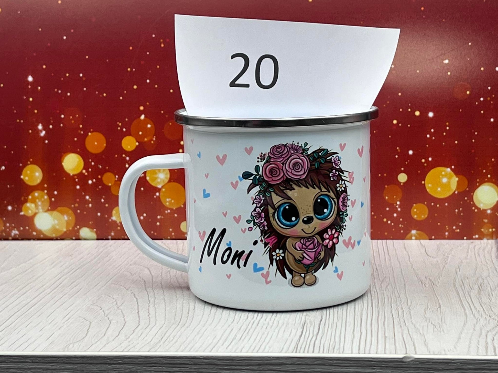 Verkauf von Produkten mit 50% Rabatt. Emaille-Becher