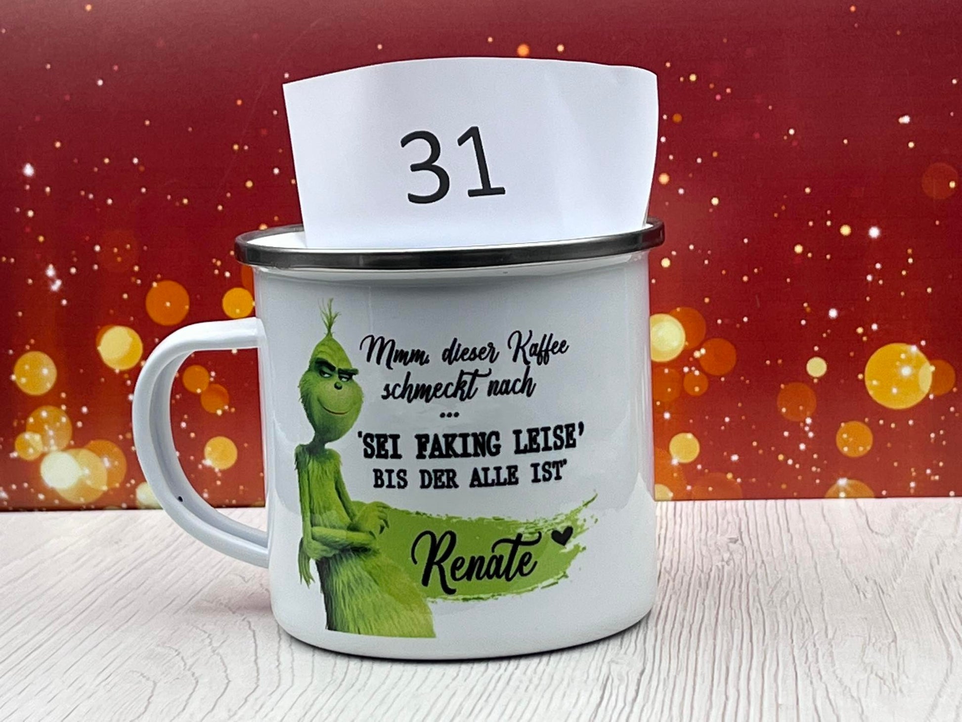 Verkauf von Produkten mit 50% Rabatt. Emaille-Becher