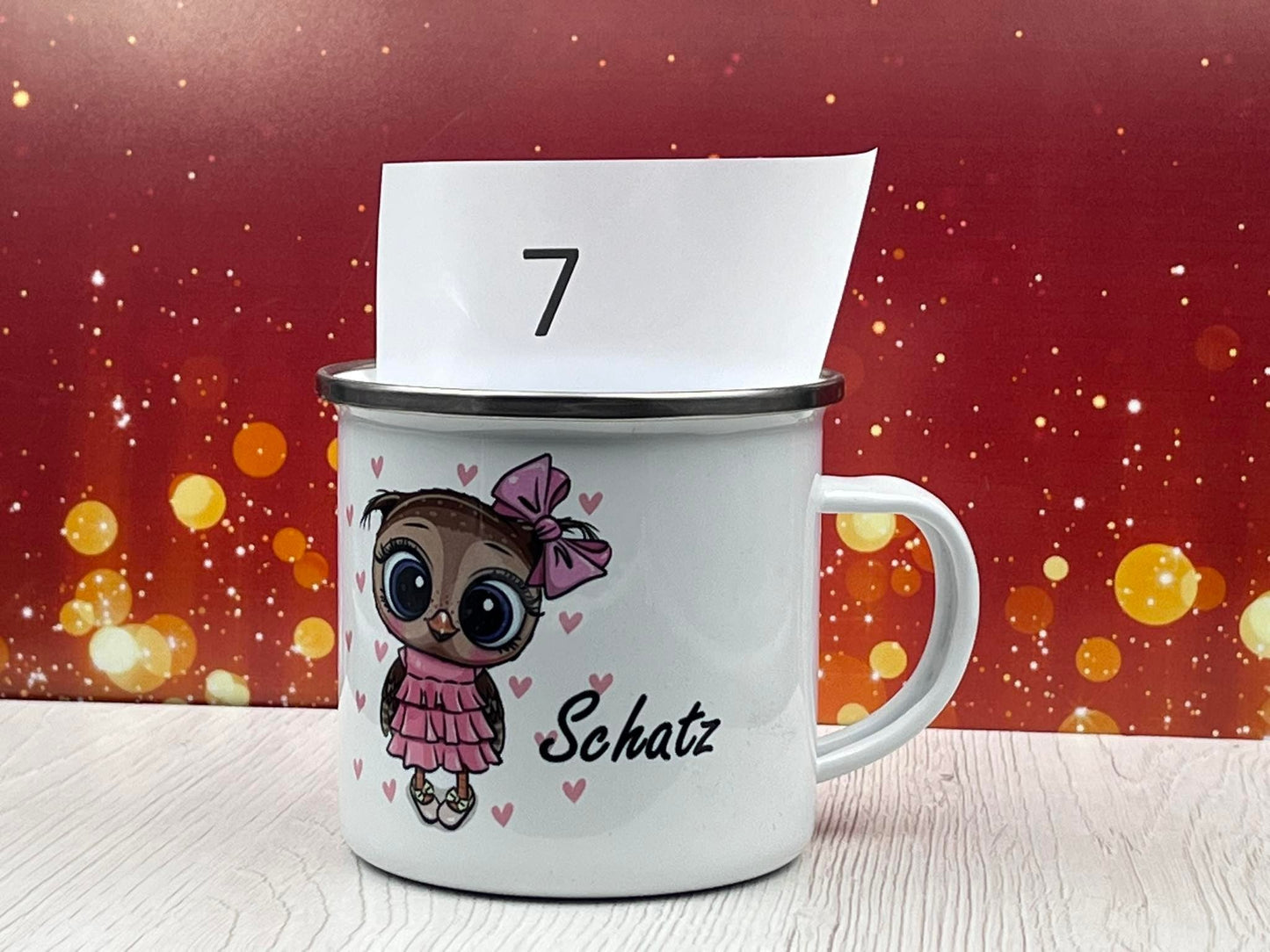 Verkauf von Produkten mit 50% Rabatt. Emaille-Becher