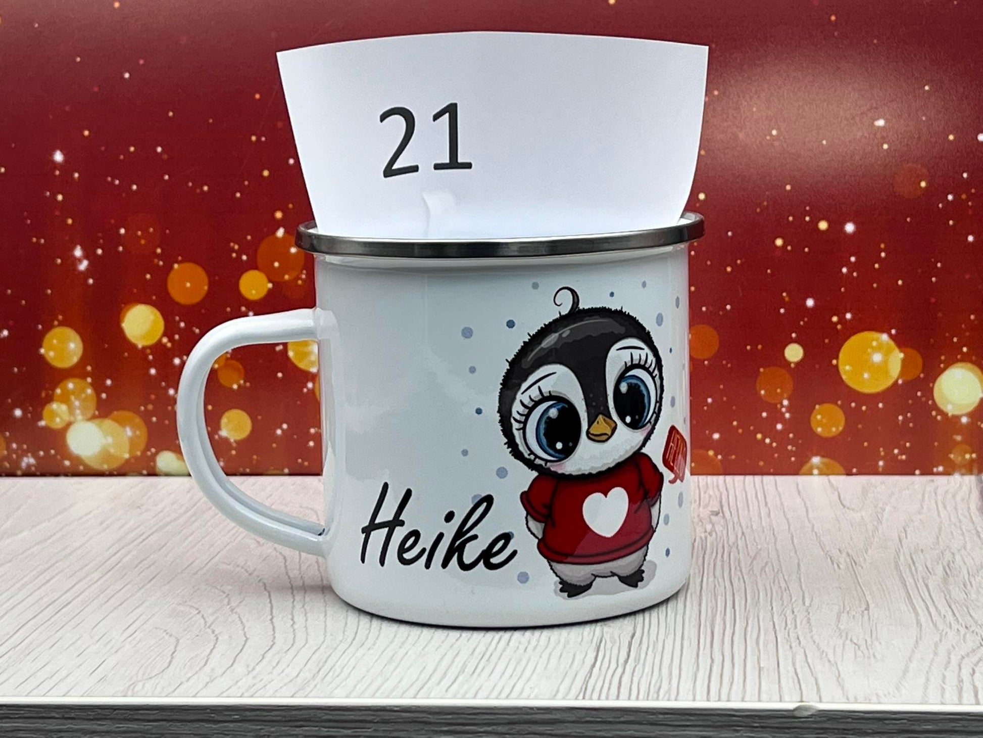 Verkauf von Produkten mit 50% Rabatt. Emaille-Becher